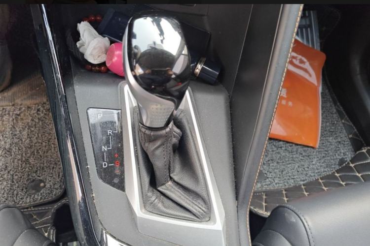Used CHANGAN OSHAN COS3 2019 1.5L Automatic JingShang Model Interior 2