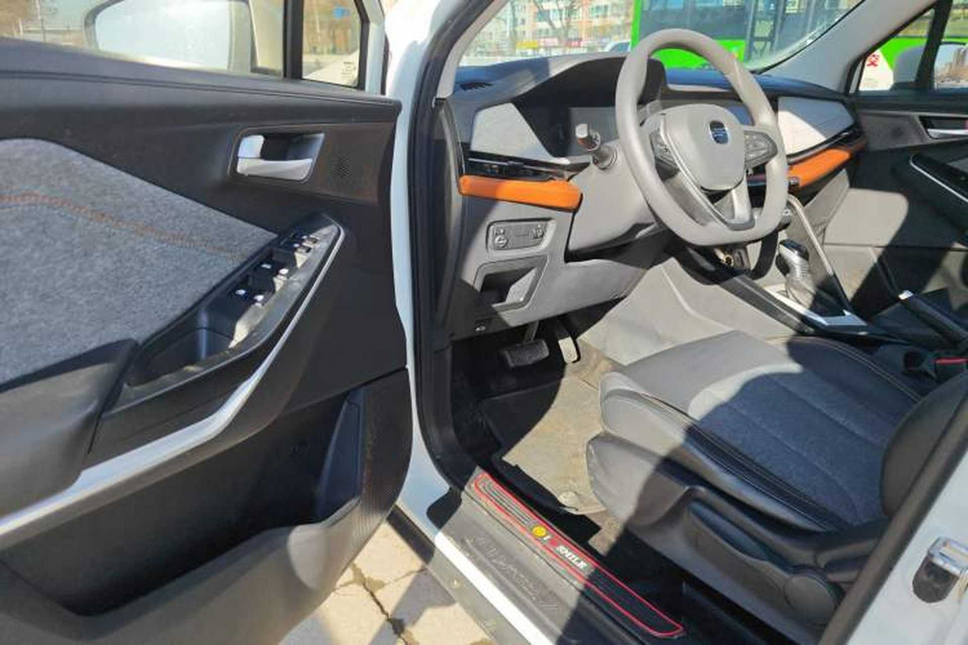 Used CHANGAN OSHAN COS3 2019 1.5L Automatic Lexiang Model Interior 4