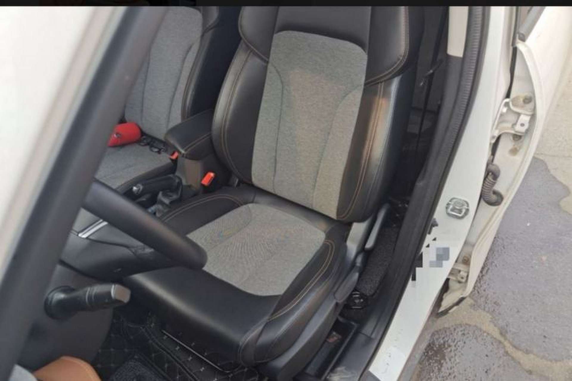 Used CHANGAN OSHAN COS3 2019 1.5L Automatic JingShang Model Interior 4