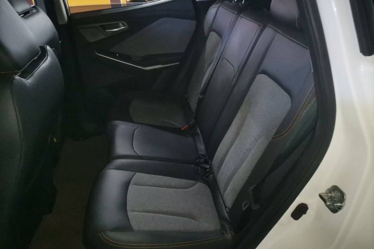 Used CHANGAN OSHAN COS3 2019 1.5L Automatic JingShang Model Interior 4