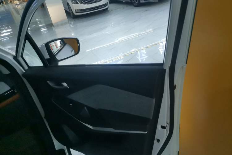 Used CHANGAN OSHAN COS3 2019 1.5L Automatic JingShang Model Interior 5