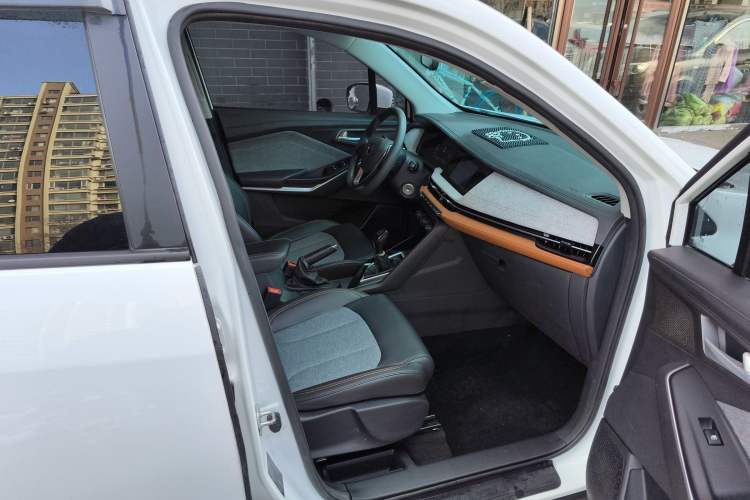 Used CHANGAN OSHAN COS3 2019 1.5L Manual LeShang Model Right Front Seat