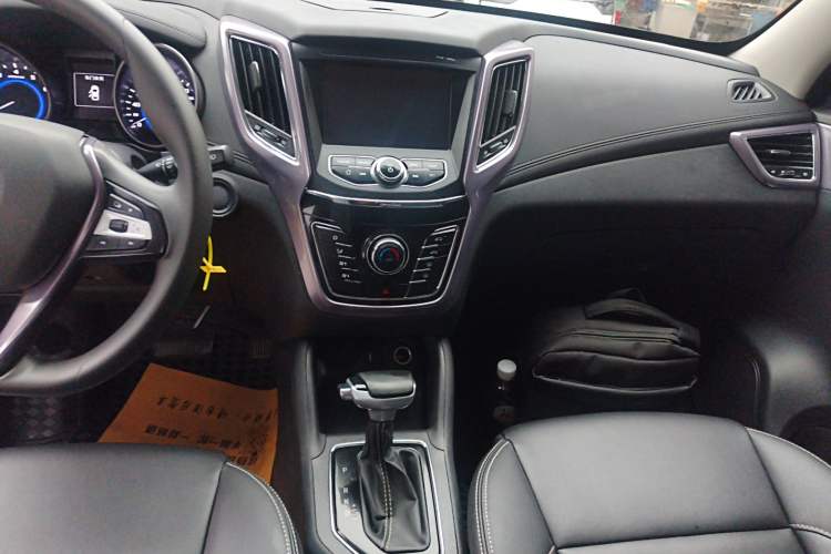Used CHANGAN OSHAN COS5 2021 1.6L CVT Luxury Model Audio And AC Panel