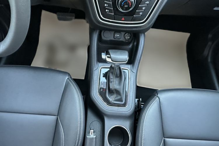 Used CHANGAN OSHAN COS5 2021 1.6L CVT Luxury Model Gear Lever