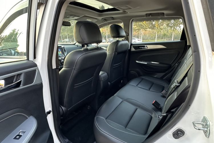 Used CHANGAN OSHAN COS5 2021 1.6L CVT Luxury Model Interior 1