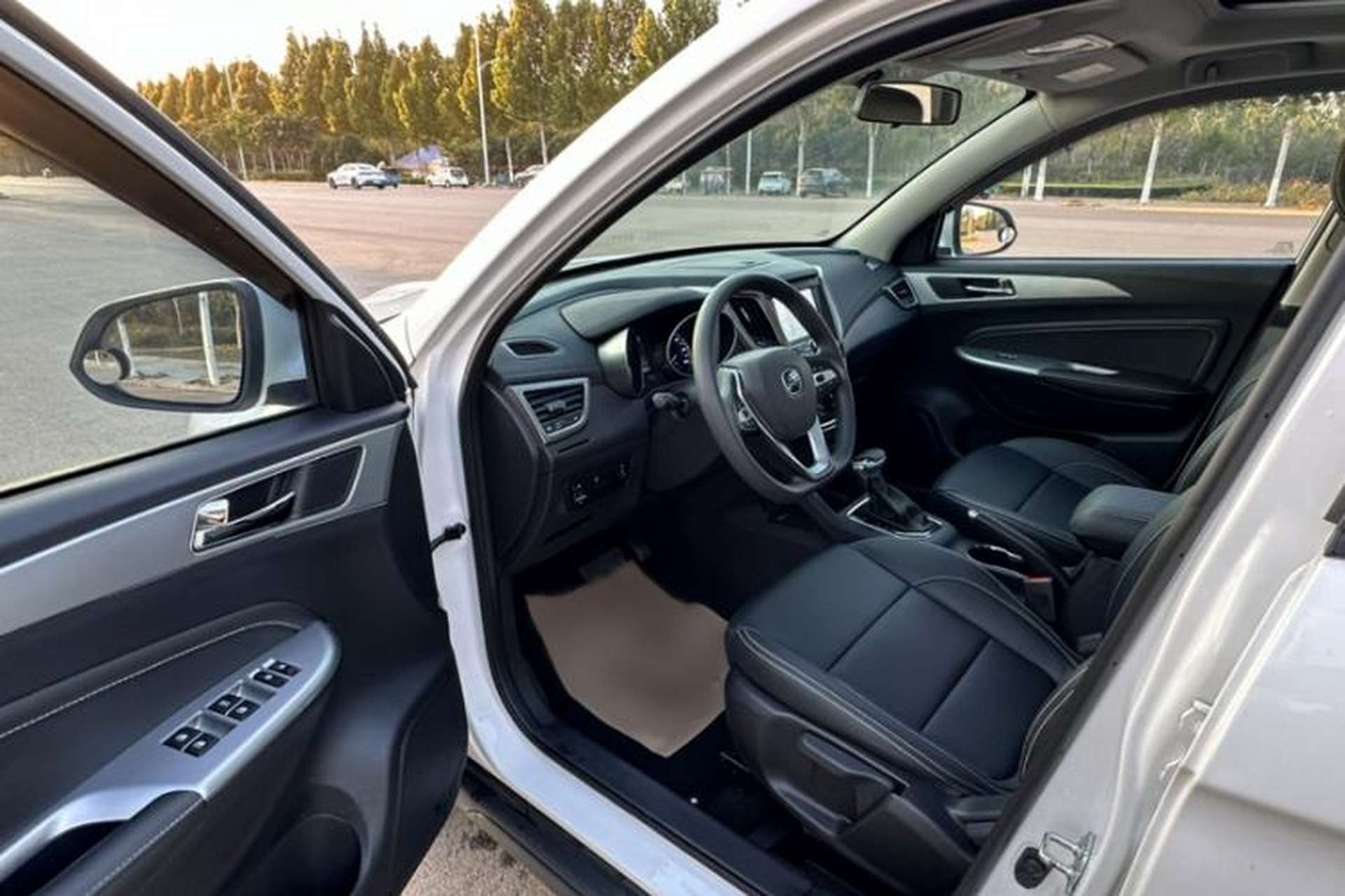 Used CHANGAN OSHAN COS5 2021 1.6L CVT Luxury Model Interior 2