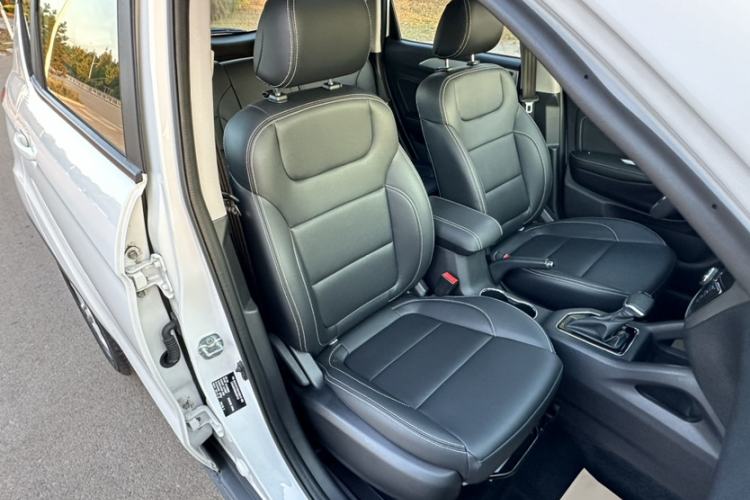 Used CHANGAN OSHAN COS5 2021 1.6L CVT Luxury Model Interior 4