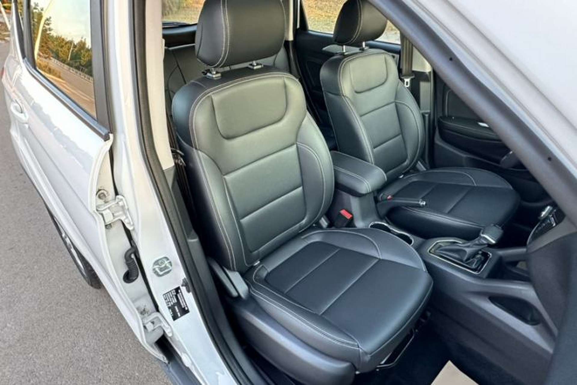 Used CHANGAN OSHAN COS5 2021 1.6L CVT Luxury Model Interior 4