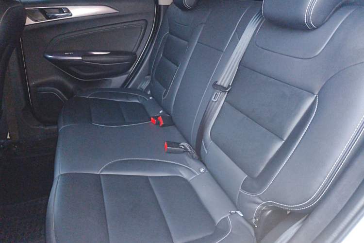 Used CHANGAN OSHAN COS5 2021 1.6L CVT Luxury Model Interior 4