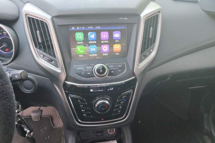 Used CHANGAN OSHAN COS5 2019 1.6L Manual Classic Model China VI Standard Audio And AC Panel