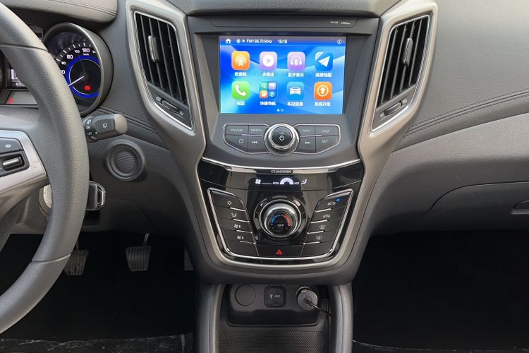 Used CHANGAN OSHAN COS5 2019 1.6L Manual Classic Model China VI Standard Audio And AC Panel