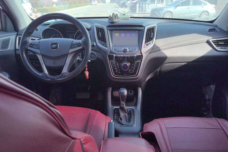 Used CHANGAN OSHAN COS5 2019 1.6L Automatic Classic Model China VI Standard Center Console