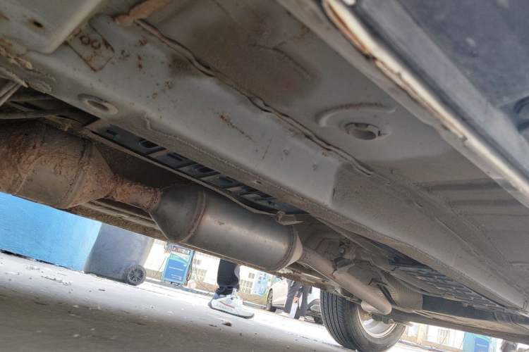 Used CHANGAN OSHAN COS5 2019 1.6L Manual Classic Model China VI Standard Chassis Front Left