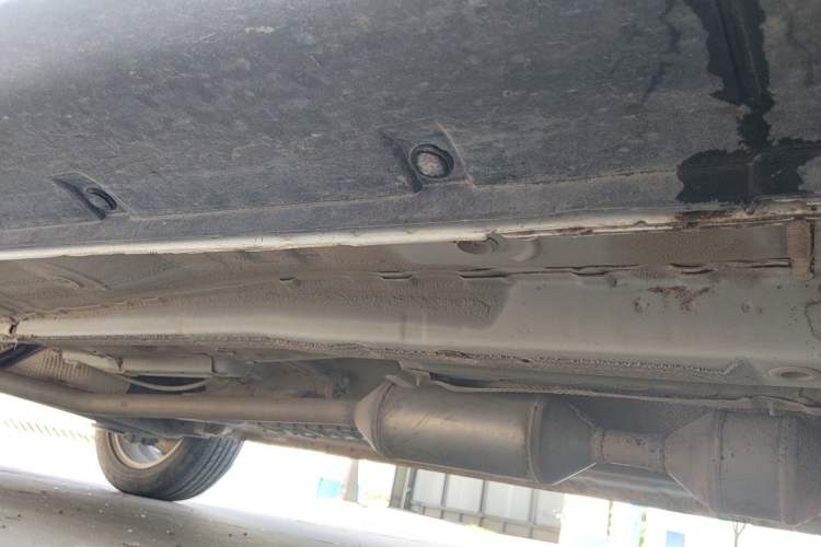 Used CHANGAN OSHAN COS5 2019 1.6L Manual Classic Model China VI Standard Chassis Front Right