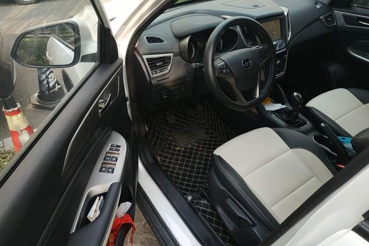 Used CHANGAN OSHAN COS5 2019 1.6L Manual Classic Model China VI Standard Driver Seat