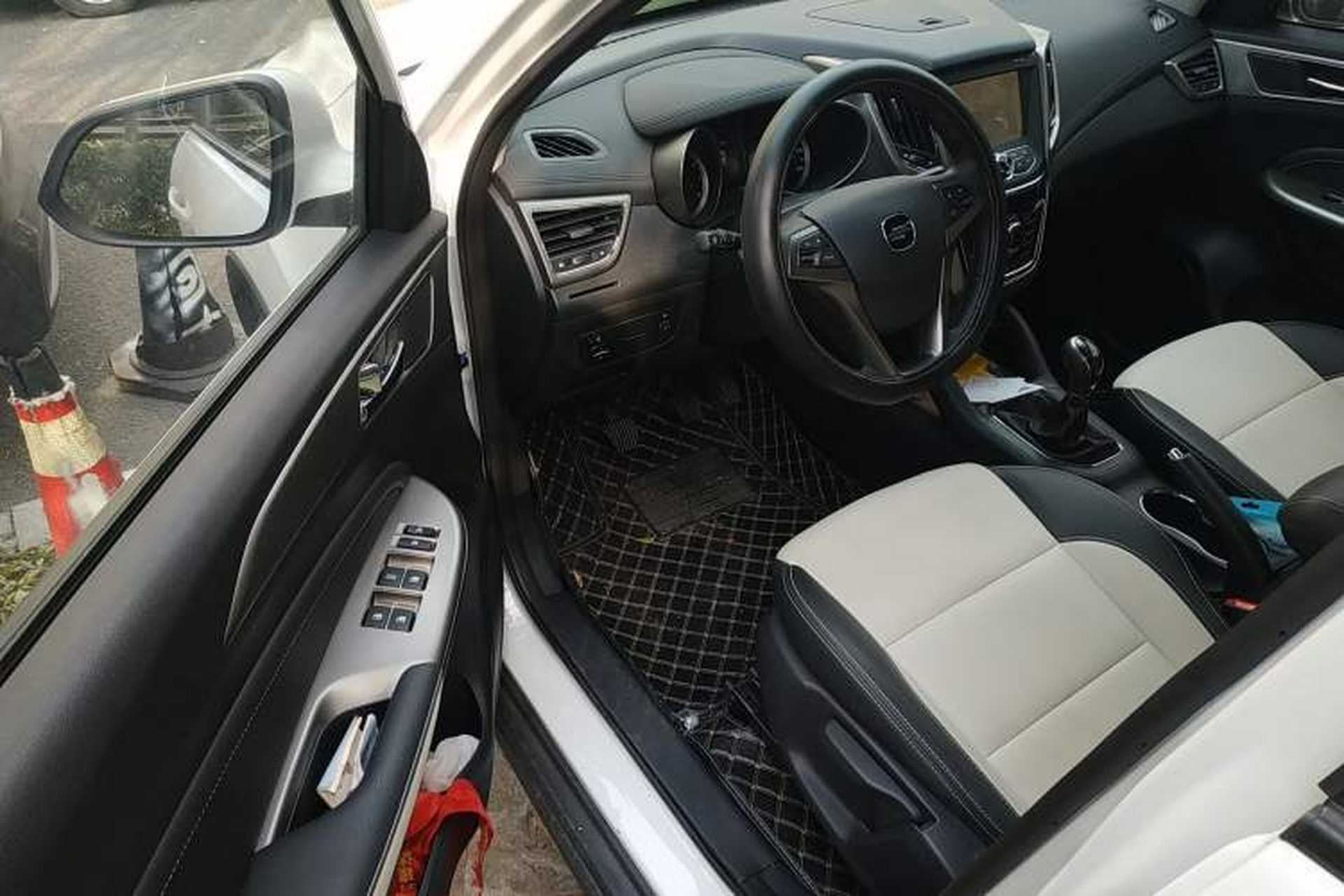 Used CHANGAN OSHAN COS5 2019 1.6L Manual Classic Model China VI Standard Driver Seat