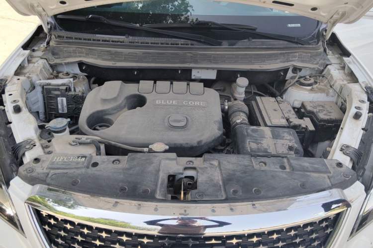 Used CHANGAN OSHAN COS5 2019 1.6L Manual Classic Model China VI Standard Engine Bay