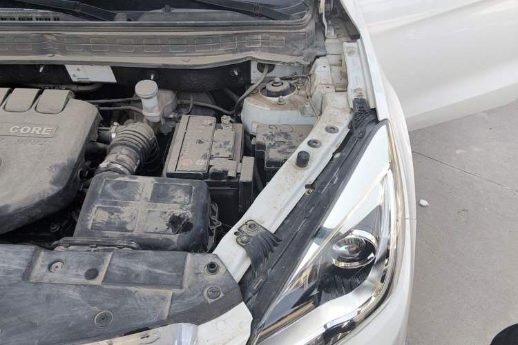 Used CHANGAN OSHAN COS5 2019 1.6L Manual Classic Model China VI Standard Engine Bay Left