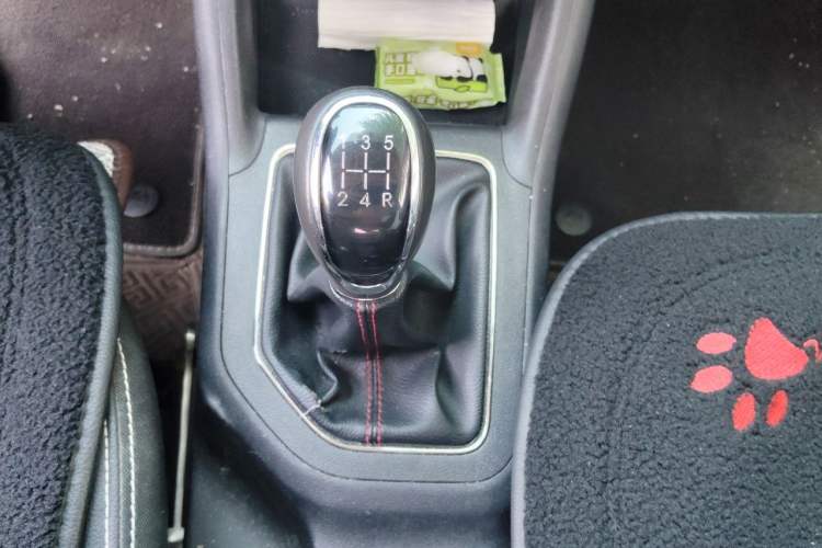 Used CHANGAN OSHAN COS5 2019 1.6L Manual Classic Model China VI Standard Gear Lever