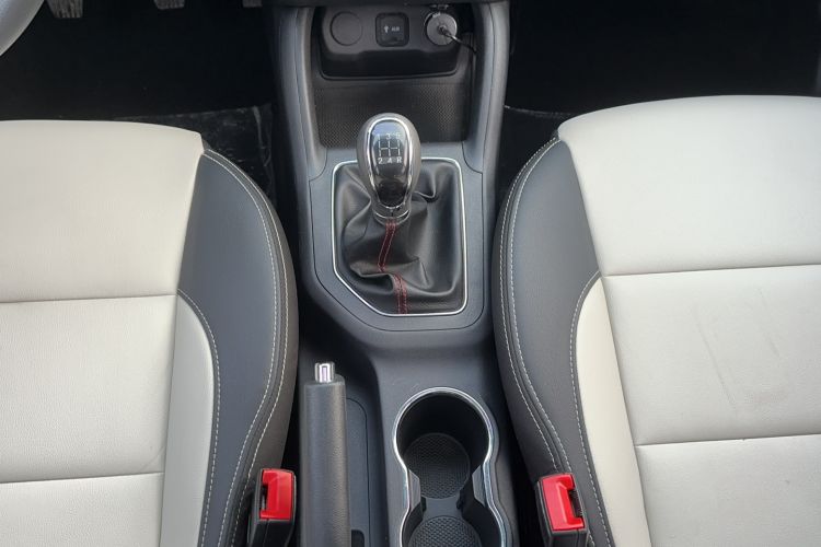 Used CHANGAN OSHAN COS5 2019 1.6L Manual Classic Model China VI Standard Gear Lever