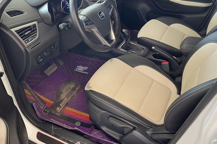 Used CHANGAN OSHAN COS5 2019 1.6L Automatic Classic Model China VI Standard Interior 2