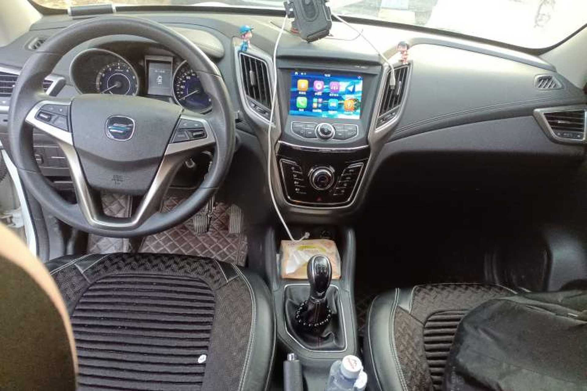 Used CHANGAN OSHAN COS5 2019 1.6L Manual Classic Model China VI Standard Interior 2