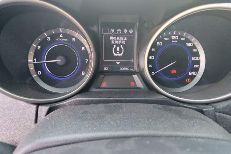 Used CHANGAN OSHAN COS5 2019 1.6L Manual Classic Model China VI Standard Odometer Close Up