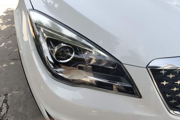 Used CHANGAN OSHAN COS5 2019 1.6L Manual Classic Model China VI Standard Right Front Headlight