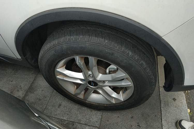 Used CHANGAN OSHAN COS5 2019 1.6L Manual Classic Model China VI Standard Right Front Wheel Hub