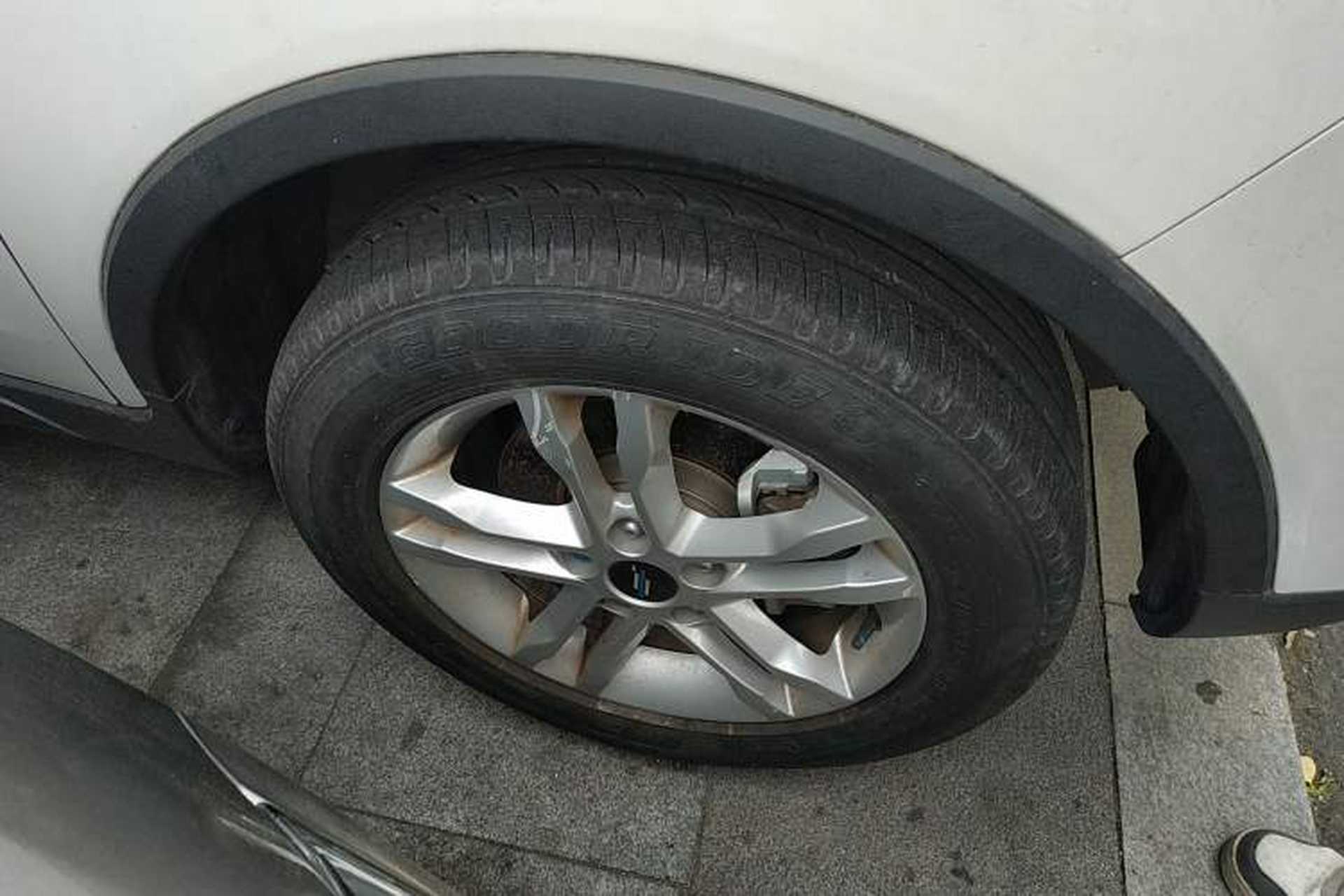Used CHANGAN OSHAN COS5 2019 1.6L Manual Classic Model China VI Standard Right Front Wheel Hub