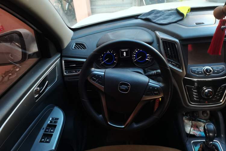 Used CHANGAN OSHAN COS5 2019 1.6L Automatic Classic Version China V Standard Steering Wheel