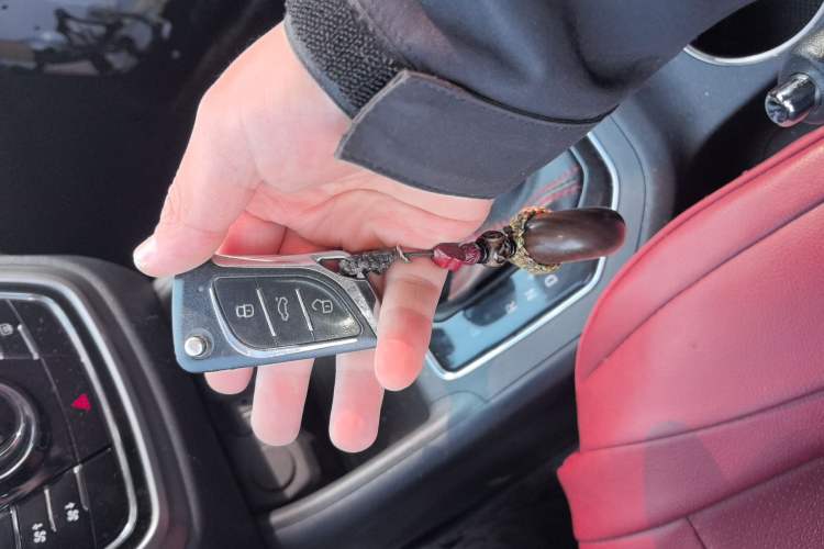 Used CHANGAN OSHAN COS5 2019 1.6L Automatic Classic Model China VI Standard Vehicle Key
