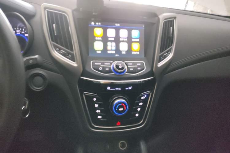 Used CHANGAN OSHAN COS5 2021 1.6L CVT Luxury Model Audio And AC Panel