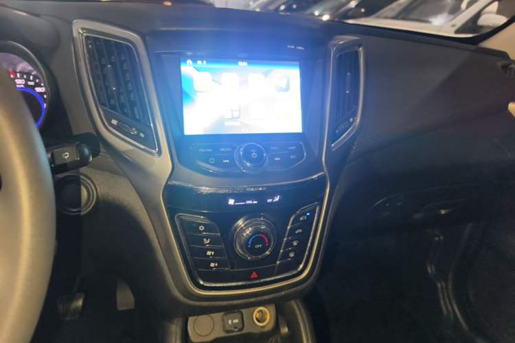Used CHANGAN OSHAN COS5 2021 1.6L Manual Luxury Model Audio And AC Panel