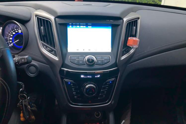 Used CHANGAN OSHAN COS5 2021 1.6L CVT Luxury Model Audio And AC Panel