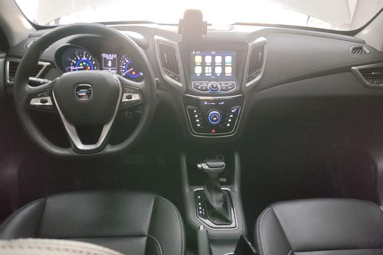 Used CHANGAN OSHAN COS5 2021 1.6L CVT Luxury Model Center Console