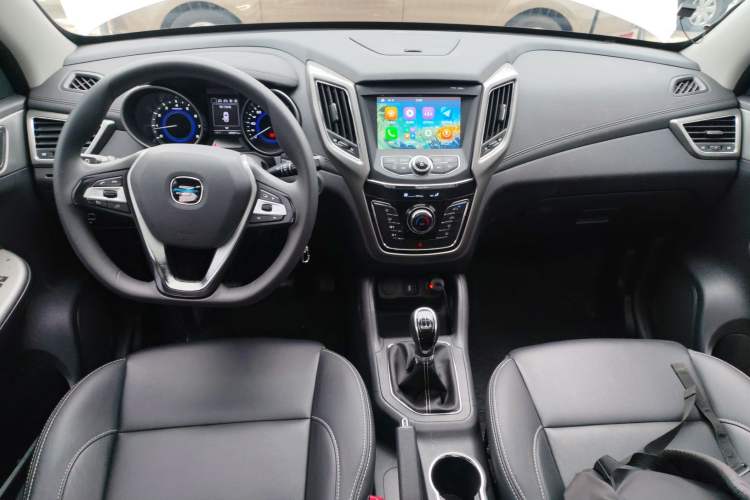 Used CHANGAN OSHAN COS5 2021 1.6L Manual Luxury Model Center Console