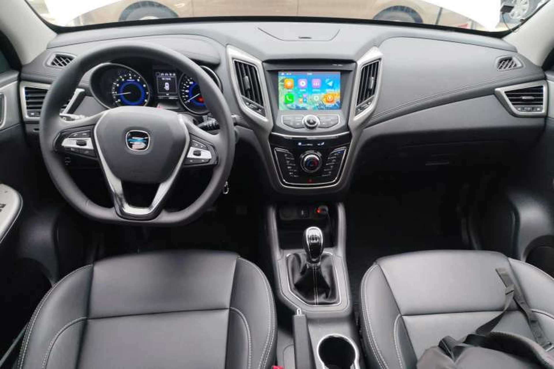 Used CHANGAN OSHAN COS5 2021 1.6L Manual Luxury Model Center Console