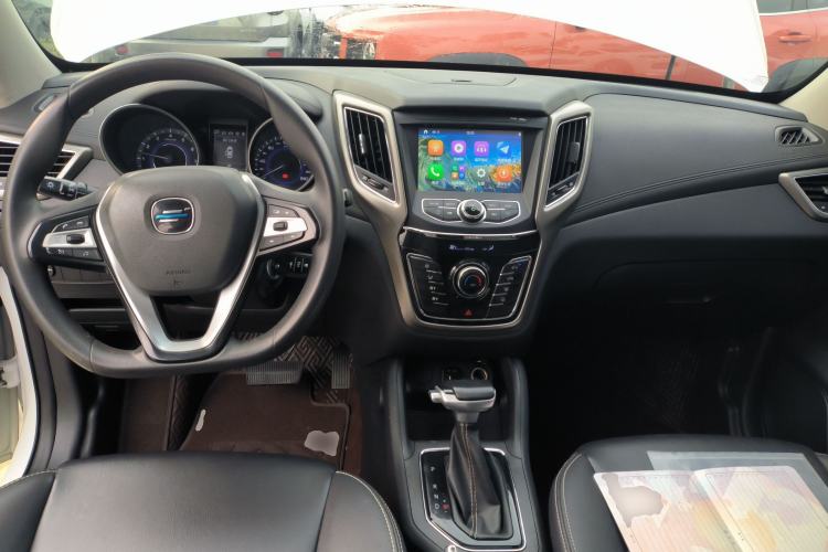 Used CHANGAN OSHAN COS5 2021 1.6L CVT Luxury Model Center Console