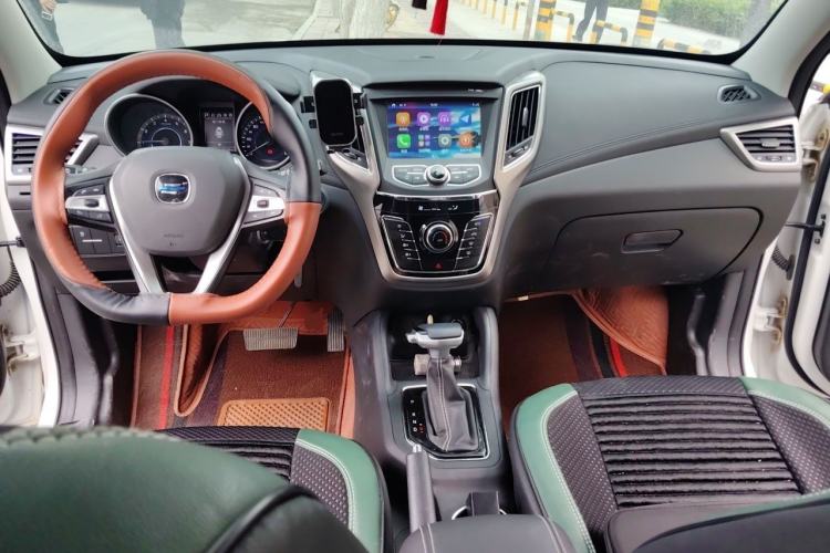 Used CHANGAN OSHAN COS5 2021 1.6L CVT Luxury Model Center Console