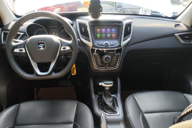 Used CHANGAN OSHAN COS5 2021 1.6L CVT Luxury Model Center Console