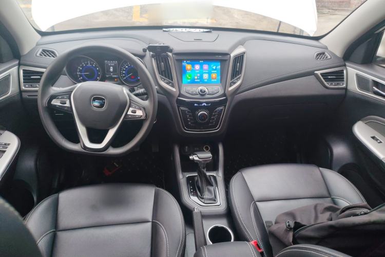 Used CHANGAN OSHAN COS5 2021 1.6L CVT Luxury Model Center Console