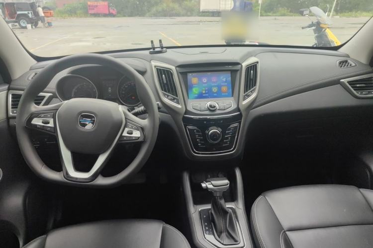 Used CHANGAN OSHAN COS5 2021 1.6L CVT Luxury Model Center Console