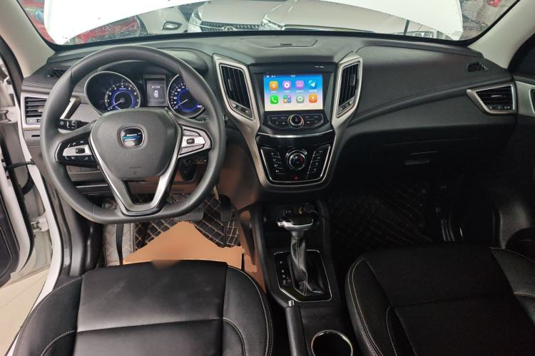 Used CHANGAN OSHAN COS5 2021 1.6L CVT Luxury Model Center Console