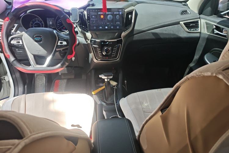 Used CHANGAN OSHAN COS5 2021 1.6L CVT Luxury Model Center Console