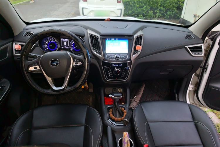 Used CHANGAN OSHAN COS5 2021 1.6L CVT Luxury Model Center Console