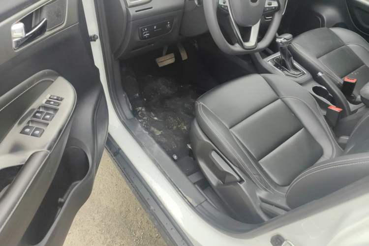 Used CHANGAN OSHAN COS5 2021 1.6L CVT Luxury Model Driver Seat