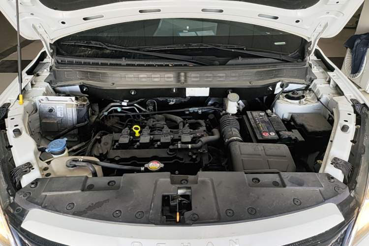 Used CHANGAN OSHAN COS5 2021 1.6L CVT Luxury Model Engine Bay