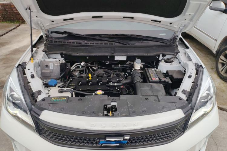 Used CHANGAN OSHAN COS5 2021 1.6L Manual Luxury Model Engine Bay