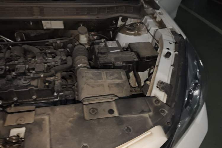 Used CHANGAN OSHAN COS5 2021 1.6L Manual Luxury Model Engine Bay Left